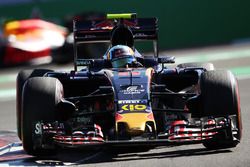 Carlos Sainz Jr, Scuderia Toro Rosso STR11