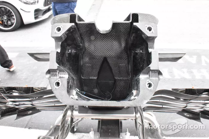 Detalle del morro del Scuderia Toro Rosso STR13