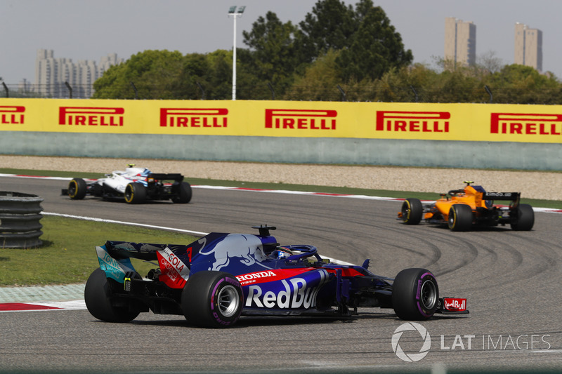 Sergey Sirotkin, Williams FW41 Mercedes, Stoffel Vandoorne, McLaren MCL33 Renault, and Brendon Hartley, Toro Rosso STR13 Honda