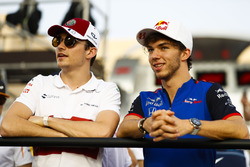 Charles Leclerc, Sauber, e Pierre Gasly, Toro Rosso, nella drivers parade