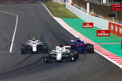 Маркус Эрикссон, Alfa Romeo Sauber C37, Брендон Хартли, Scuderia Toro Rosso STR13, и Сергей Сироткин, Williams FW41