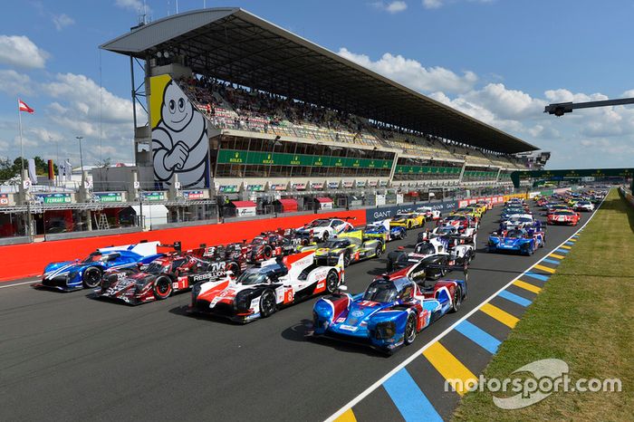 Foto oficial de grupo de coches