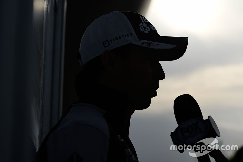 Sergio Perez, Sahara Force India F1, mit der Presse