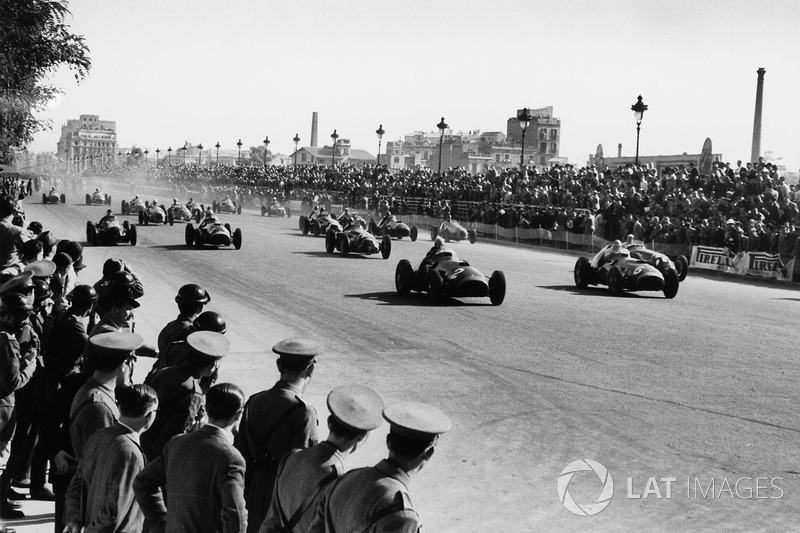 Start: Alberto Ascari, Ferrari 375F1, führt