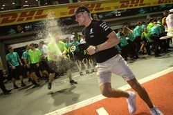 Third place Valtteri Bottas, Mercedes AMG F1 celebrates with the team