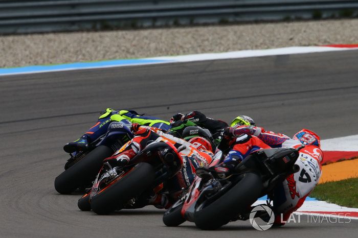 Valentino Rossi, Yamaha Factory Racing y Johann Zarco, Monster Yamaha Tech 3, Monster Yamaha Tech 3, contacto en la pista