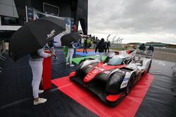 #8 Toyota Gazoo Racing Toyota TS050 Hybrid: Anthony Davidson, Sébastien Buemi, Kazuki Nakajima en pa