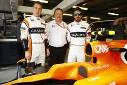 Stoffel Vandoorne, McLaren, Fernando Alonso, McLaren, Zak Brown, McLaren Teknoloji Grubu