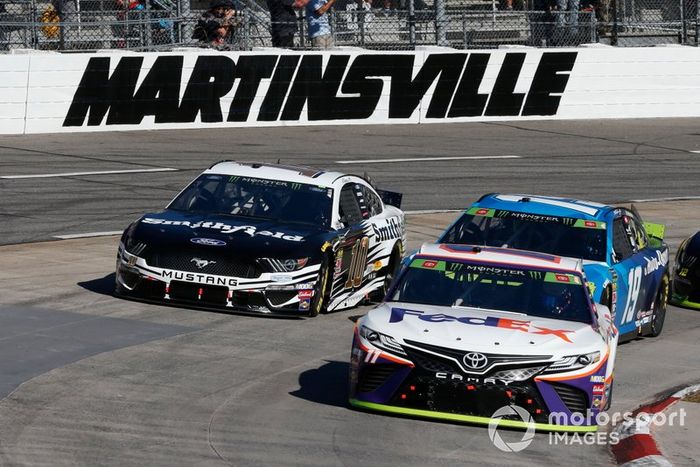 Denny Hamlin, Joe Gibbs Racing, Toyota Camry FedEx Freight, Aric Almirola, Stewart-Haas Racing, Ford Mustang Smithfield