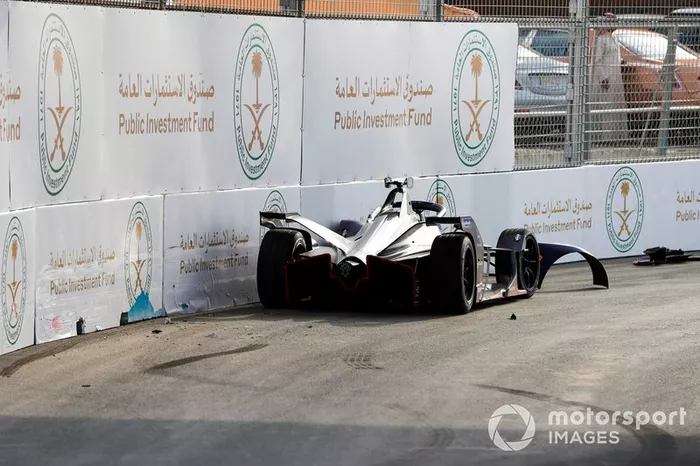 Sam Bird, Virgin Racing, Audi e-tron FE06 tras su accidente