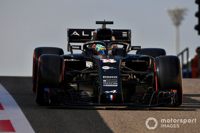 Fernando Alonso, Alpine/Renault RS18 adaptado (muleto) con los Pirelli de 18 pulgadas 