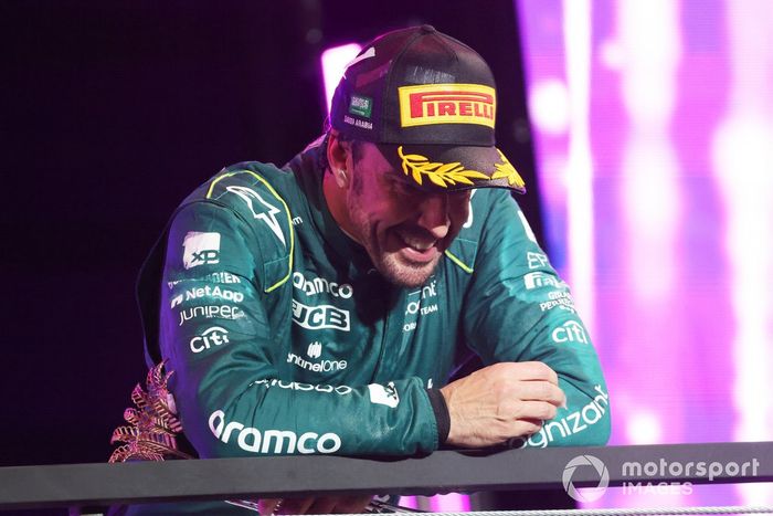 Podio: tercer lugar Fernando Alonso, Aston Martin F1 Team antes de ser sancionado 