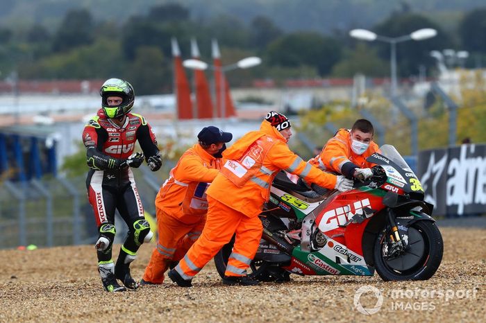 Cal Crutchlow, Team LCR Honda después de la caída