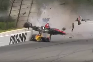 Crash de Robert Wickens, Schmidt Peterson Motorsports Honda et Ryan Hunter-Reay, Andretti Autosport Honda