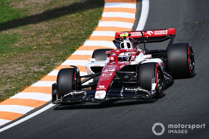 Zhou Guanyu, Alfa Romeo C42