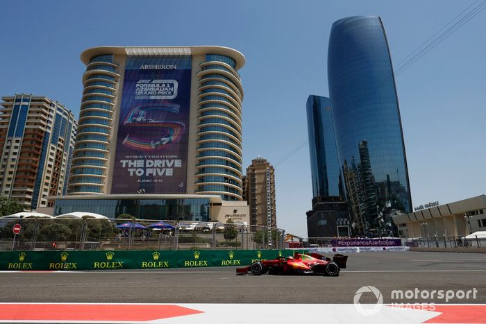 Carlos Sainz Jr., Ferrari SF21