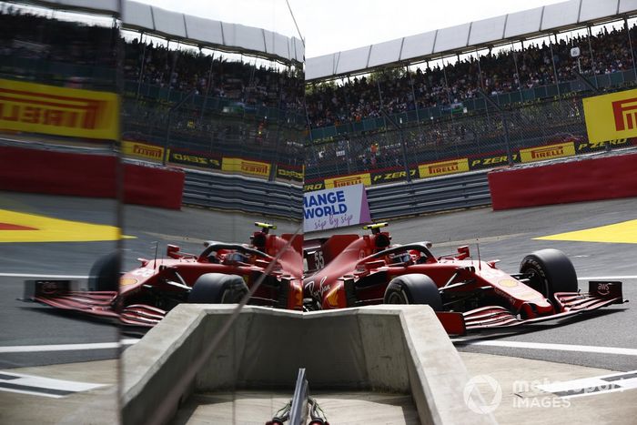 Carlos Sainz Jr., Ferrari SF21
