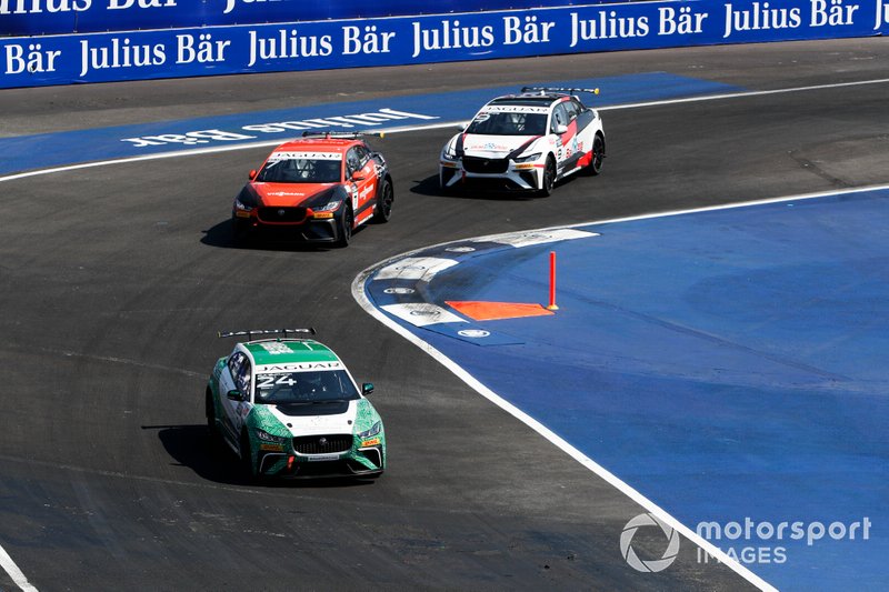 Ahmed Bin Khanen, Saudi Racing Célia Martin, Viessman Jaguar eTROPHY Team Germany andYaqi Zhang, Team China