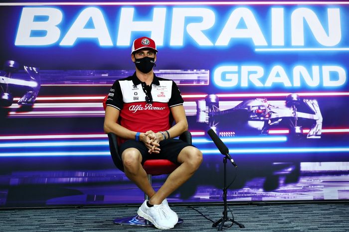 Antonio Giovinazzi, Alfa Romeo Racing, en la conferencia de prensa