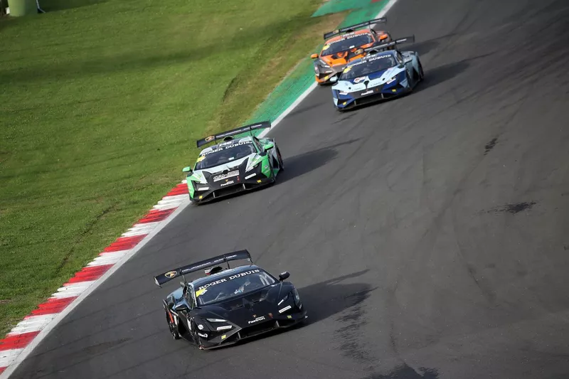 Gallery Lamborghini | Lo spettacolo del Super Trofeo a Vallelunga