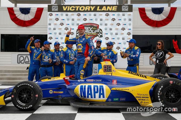 Ganador de la carrera Alexander Rossi, Andretti Autosport Honda