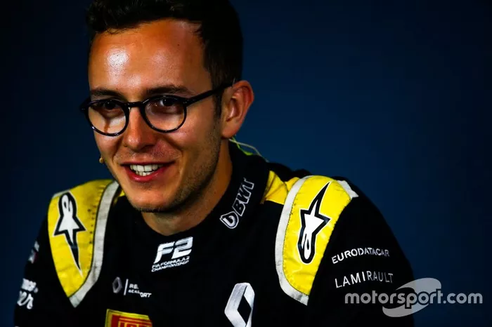 Hubert era piloto del programa de desarrollo de Renault. 