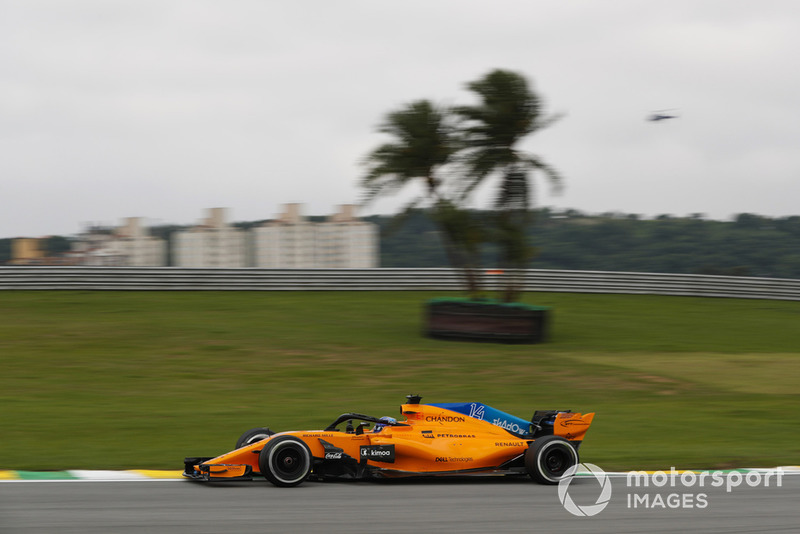 Alonso muestra su frustración en la radio 😠