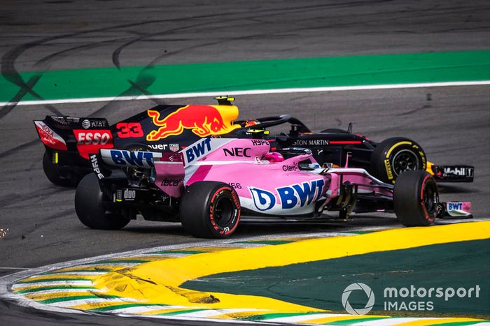 Max Verstappen, Red Bull Racing RB14 y Esteban Ocon, Force India VJM11