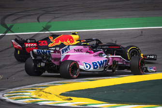 Race leader Max Verstappen, Red Bull Racing RB14 crashes whilst lapping Esteban Ocon, Racing Point Force India VJM11