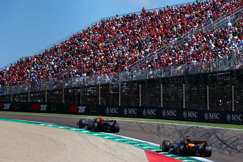 Max Verstappen, Red Bull Racing, Oscar Piastri, McLaren