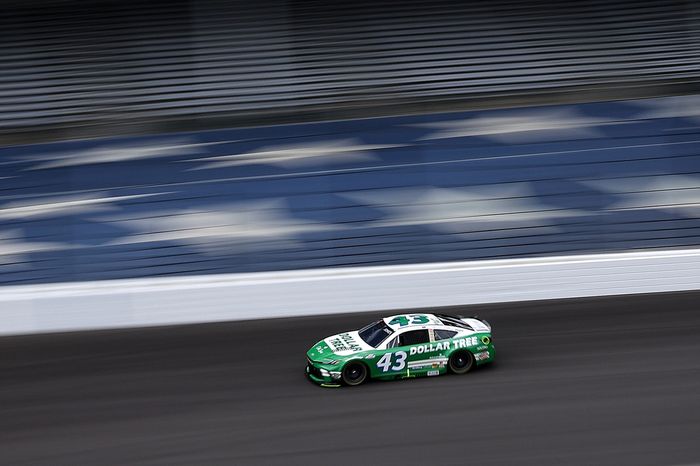 Erik Jones, LEGACY MOTOR CLUB Toyota
