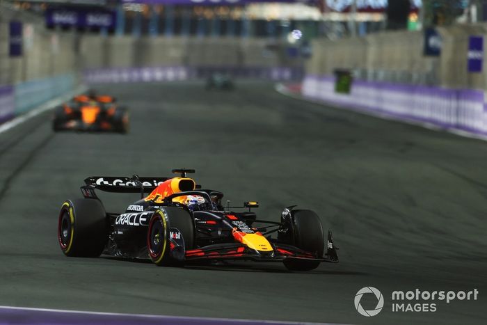 Oscar Piastri, McLaren, Max Verstappen, Red Bull Racing