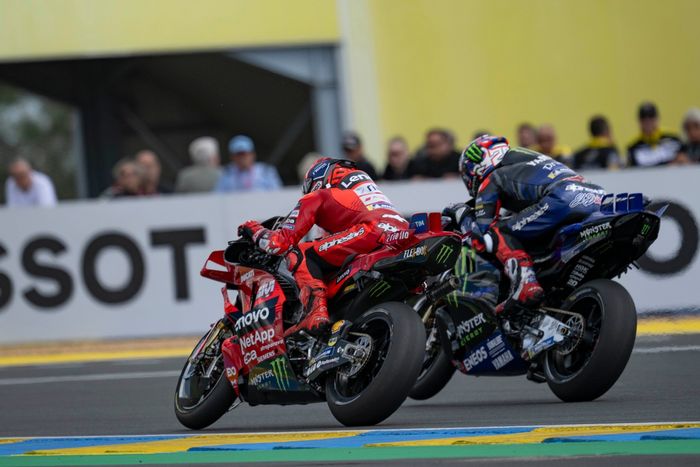 Marc Marquez, Ducati Team, Fabio Quartararo, Yamaha Factory Racing