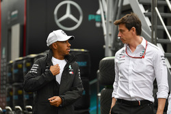 Lewis Hamilton, Mercedes-AMG F1 ve Toto Wolff, Mercedes AMG F1 Motorsporları Diektörü