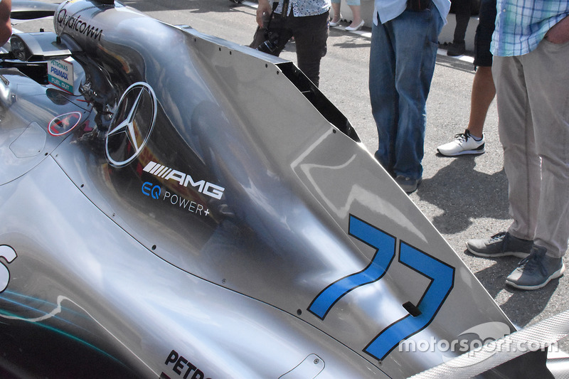 Mercedes AMG F1 W09 motorkap