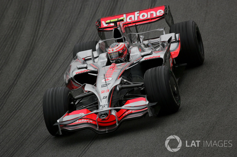 2008: McLaren MP4-23 Mercedes (шесть побед, 2-е место в КК)