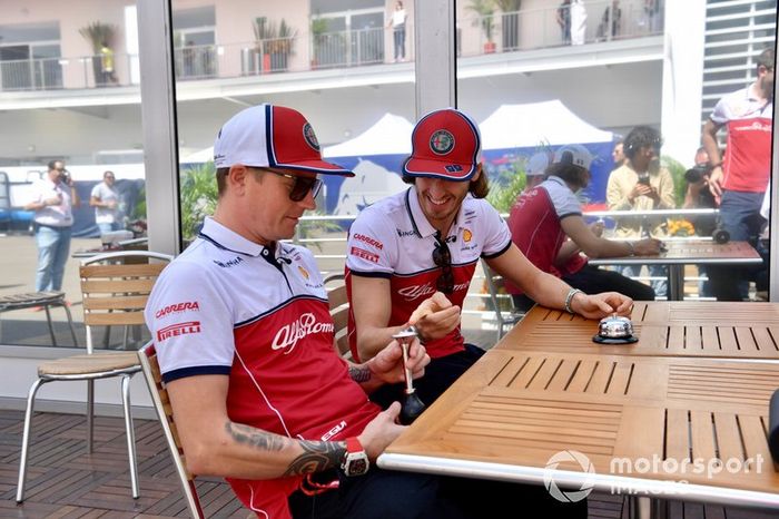 Kimi Raikkonen, Alfa Romeo Racing y Antonio Giovinazzi, Alfa Romeo Racing 