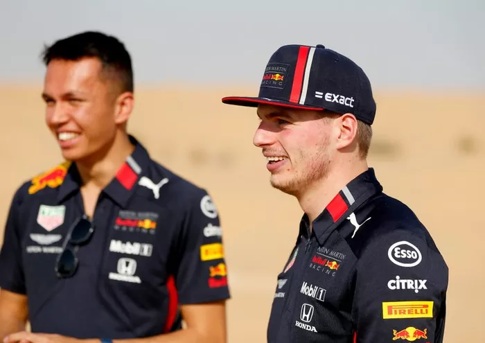 Max Verstappen, Alexander Albon, Red Bull Racing,  Red Bull Desert Racing allo Skydive Dubai