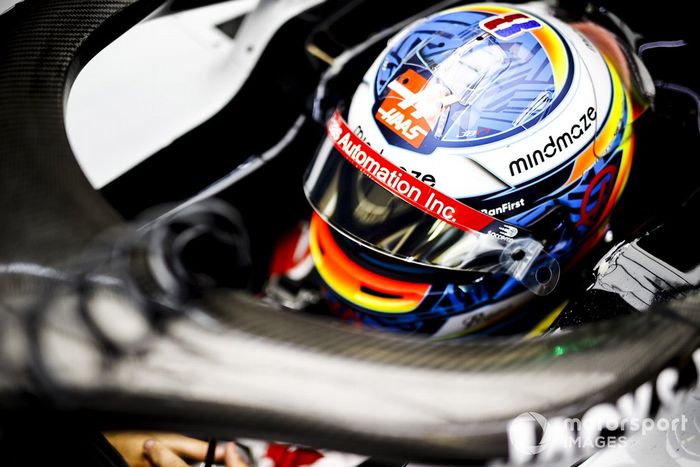 Romain Grosjean, Haas F1, en su cockpit