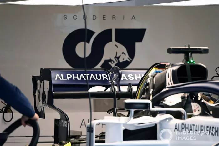 AlphaTauri AT01 rear wing detail