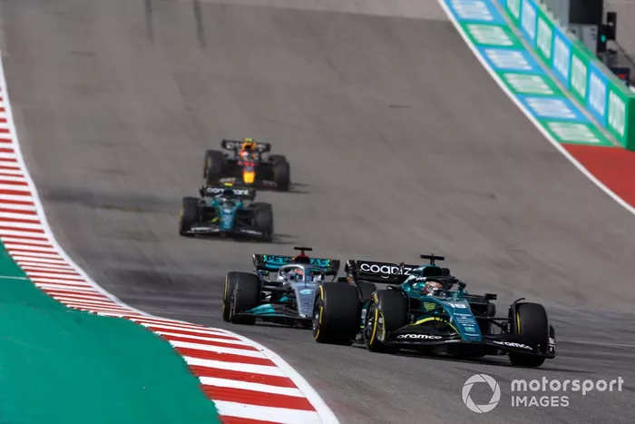 Lance Stroll, Aston Martin AMR22, George Russell, Mercedes W13, Sebastian Vettel, Aston Martin AMR22