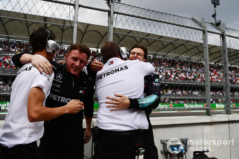 Mercedes-AMG F1 celebrate 