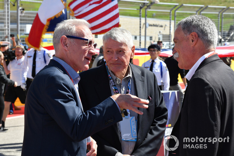Chase Carey, Chief Executive Officer dan Executive Chairman Formula One Group, bersama Greg Maffei, President, CEO Liberty Media, dan John Malone, Chairman Liberty Media