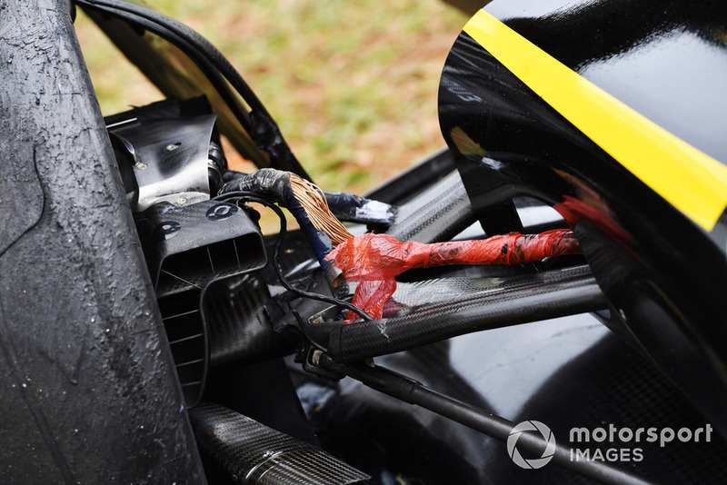 L'auto incidentata di Nico Hulkenberg, Renault Sport F1 Team R.S. 18, nelle FP2