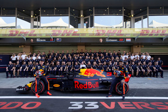 Daniel Ricciardo, Red Bull Racing en Max Verstappen, Red Bull Racing tijdens de Red Bull Racing teamfoto