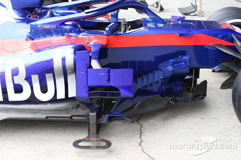 Scuderia Toro Rosso STR13 bargeboard detail