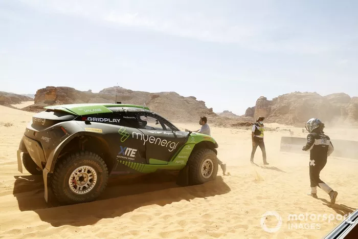 Oliver Bennett, Hispano Suiza Xite Energy Team, corre verso l'auto