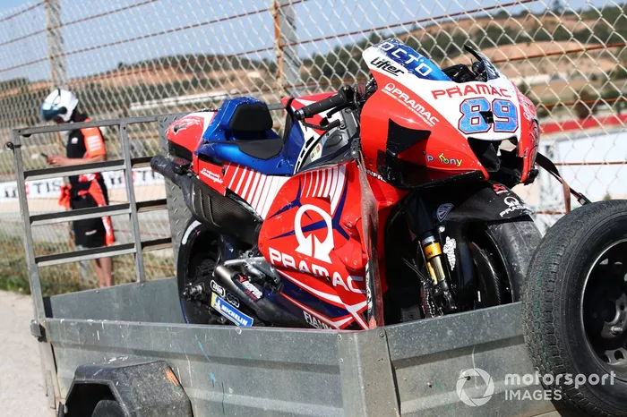 La moto de Jorge Martin, Pramac Racing, tras la caída
