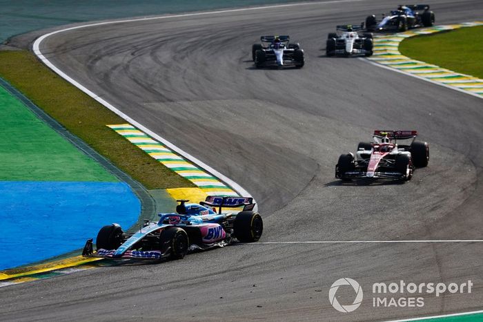 Fernando Alonso, Alpine A522, Zhou Guanyu, Alfa Romeo C42, Nicholas Latifi, Williams FW44, Yuki Tsunoda, AlphaTauri AT03