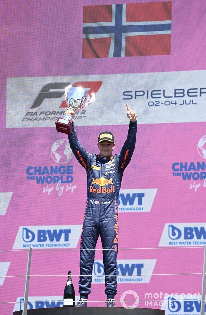 Podio: Ganador Dennis Hauger, Prema Racing